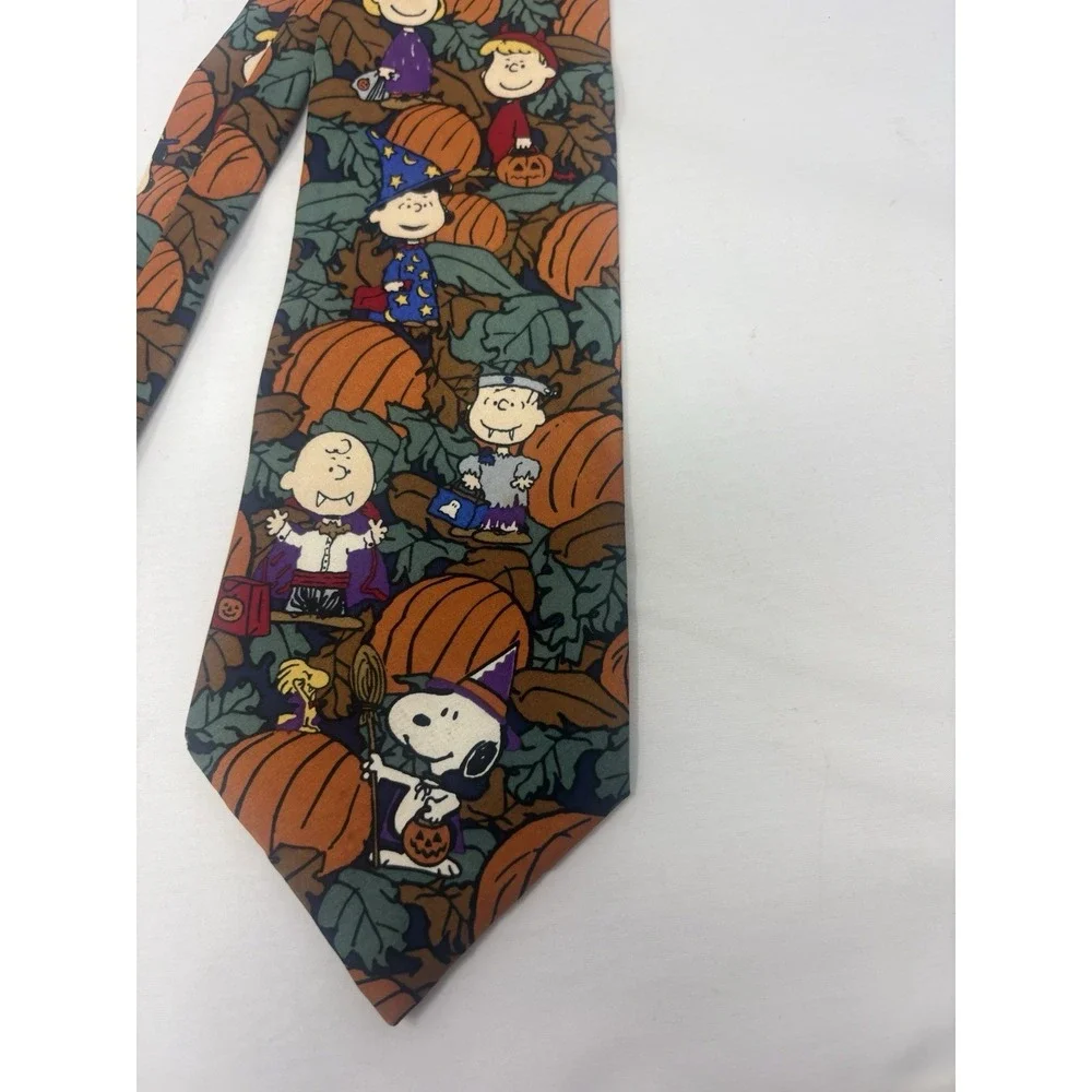 Peanuts Men's Necktie Tie Halloween O' Great Pumpkin Snoopy Charlie Brown 58